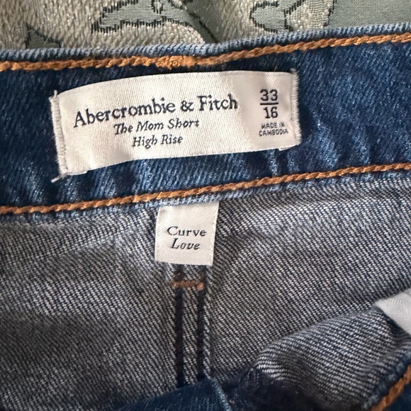 Abercrombie & Fitch High Rise Mom Shorts NWT - Picture 6 of 6